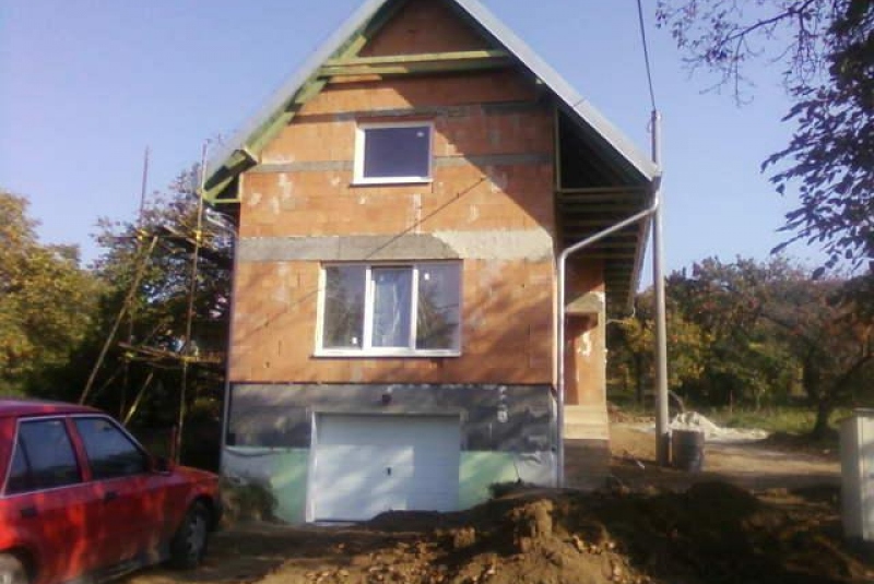 Novostavba chaty vo Vinnom